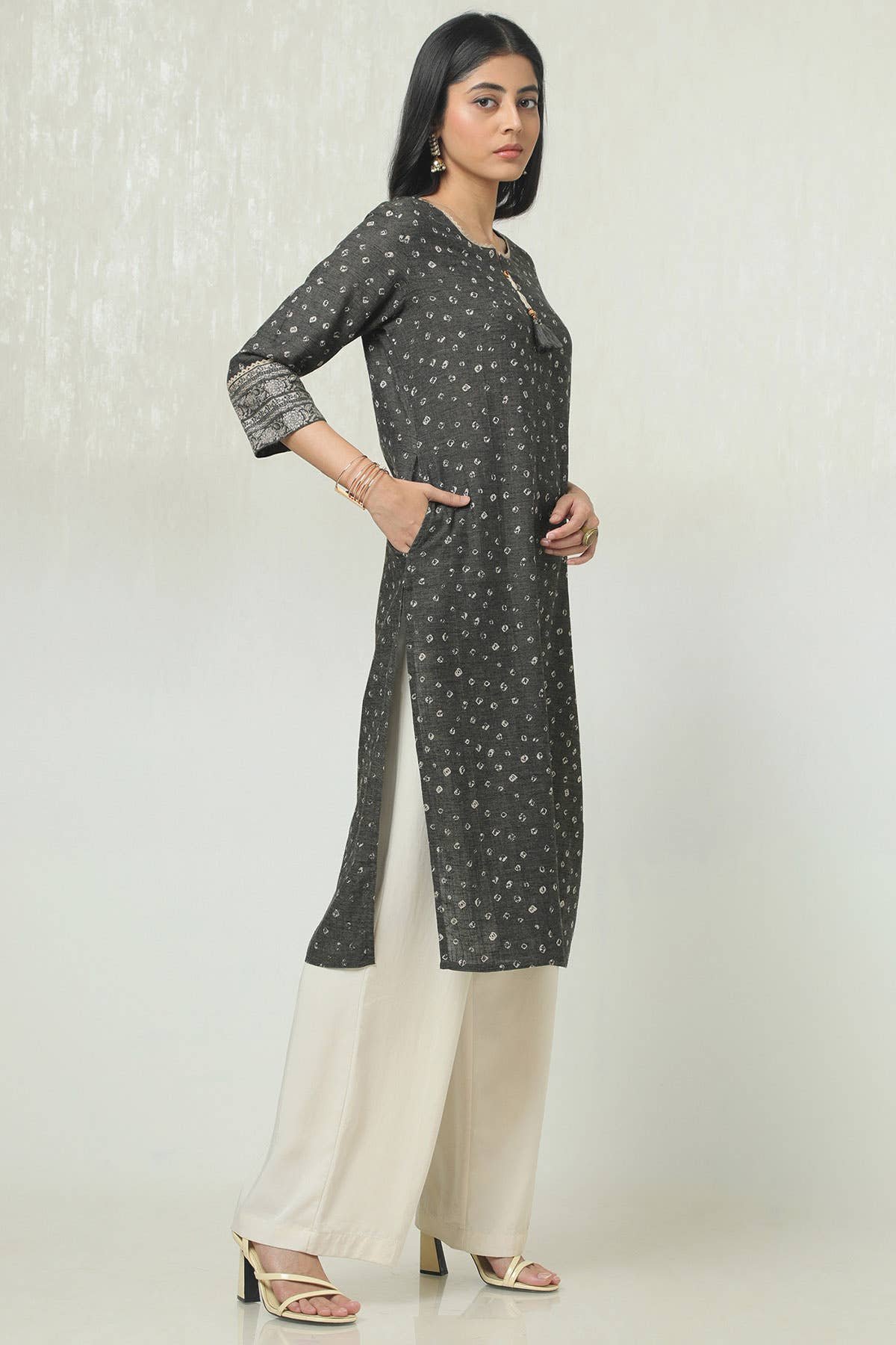 Charcoal Cotton Bandhani Print Kurta With Tassels - Image 2